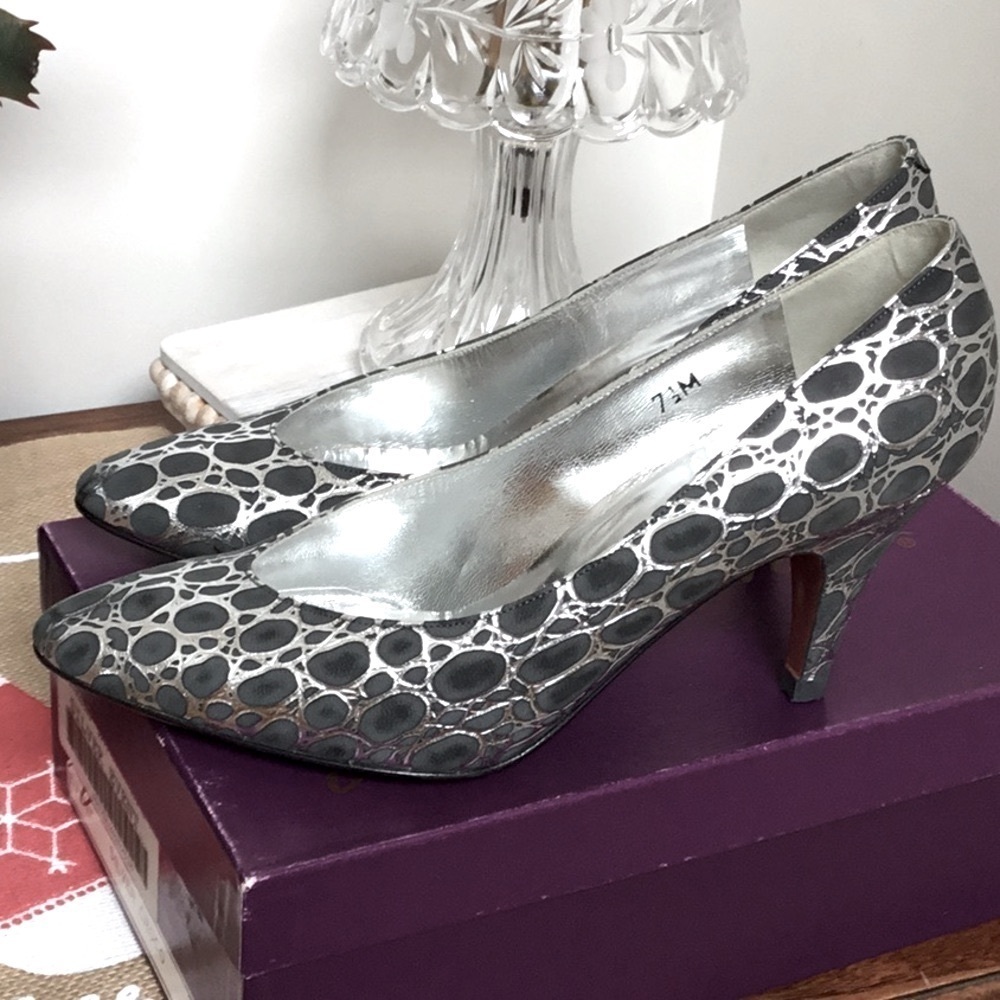 GAROLINI silver and black high heel shoes. Size 7.5